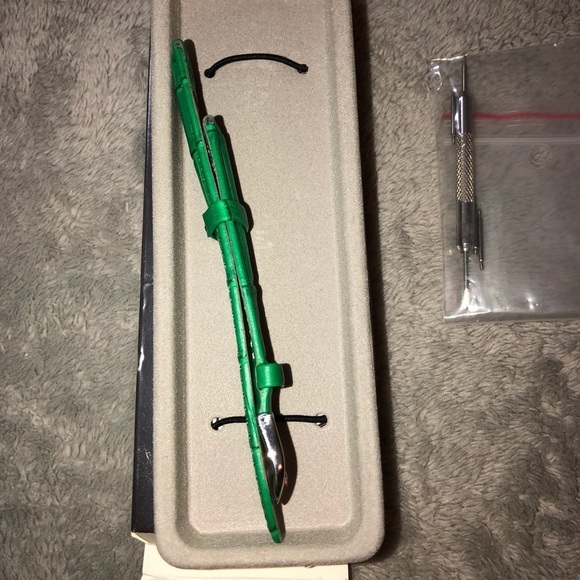 GREEN Leather Croc Grain Embossed Watch Strap Replacement - Picture 3 of 4